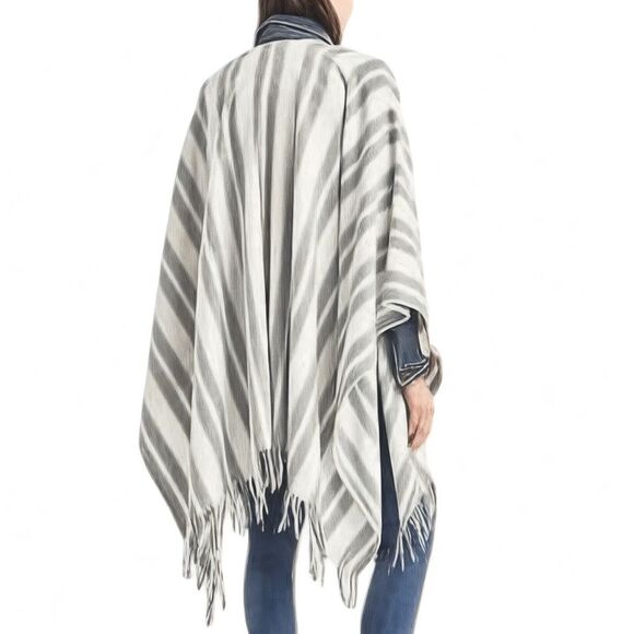 GAP Boho Fringed Poncho Cream & Gray Striped Wool Blend Oversized Size XS/S | OS - Picture 4 of 15